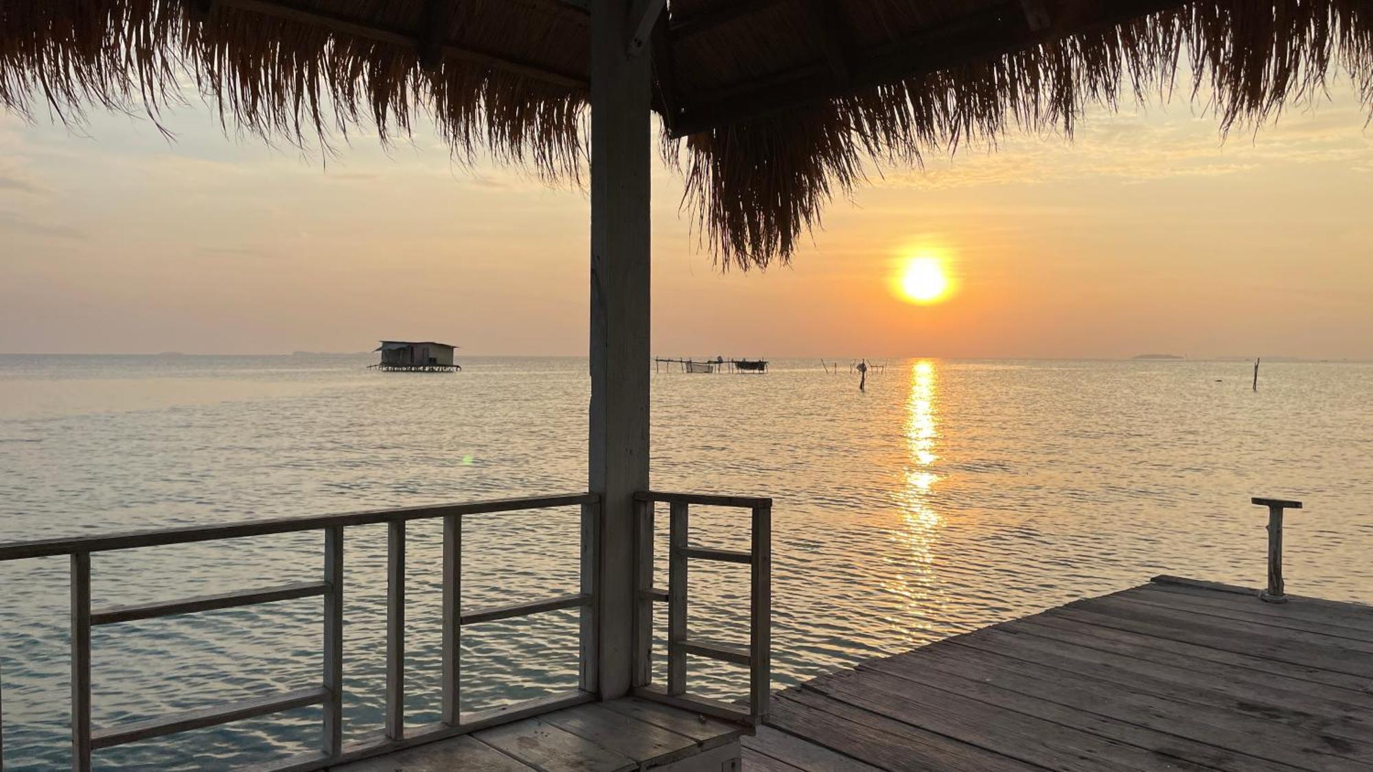 Mangrove Inn كاريمونجاوا المظهر الخارجي الصورة