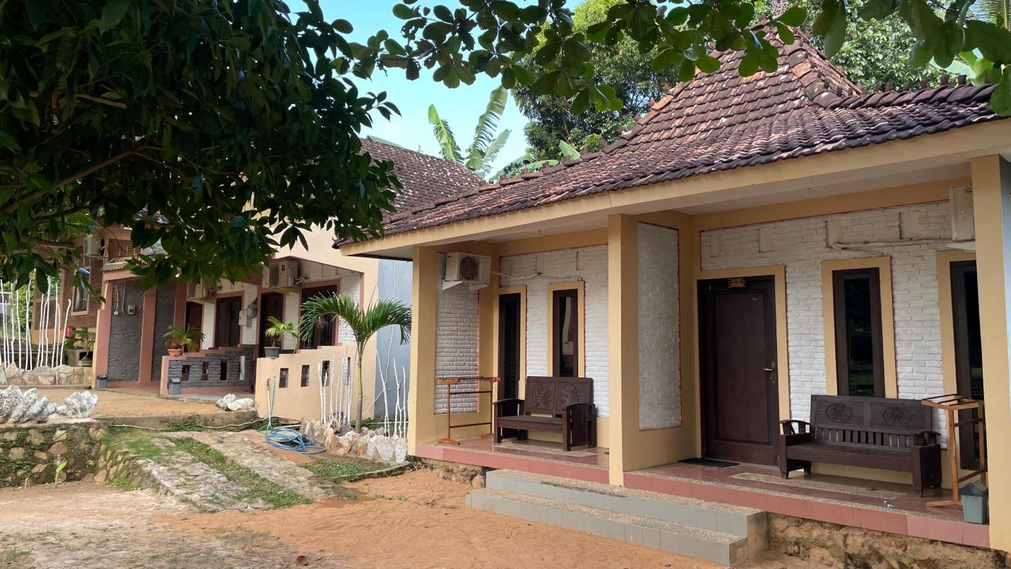 Mangrove Inn كاريمونجاوا المظهر الخارجي الصورة