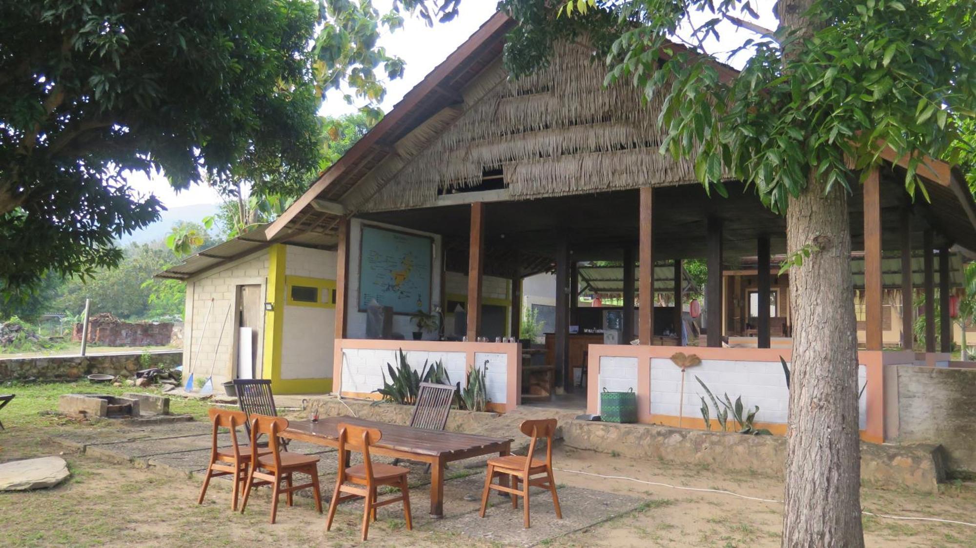 Mangrove Inn كاريمونجاوا المظهر الخارجي الصورة