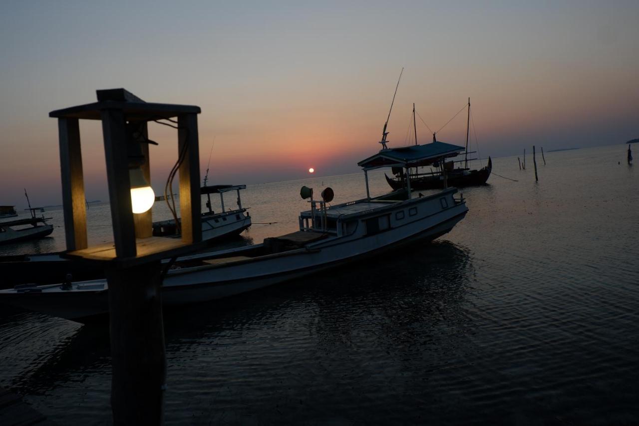 Mangrove Inn كاريمونجاوا المظهر الخارجي الصورة