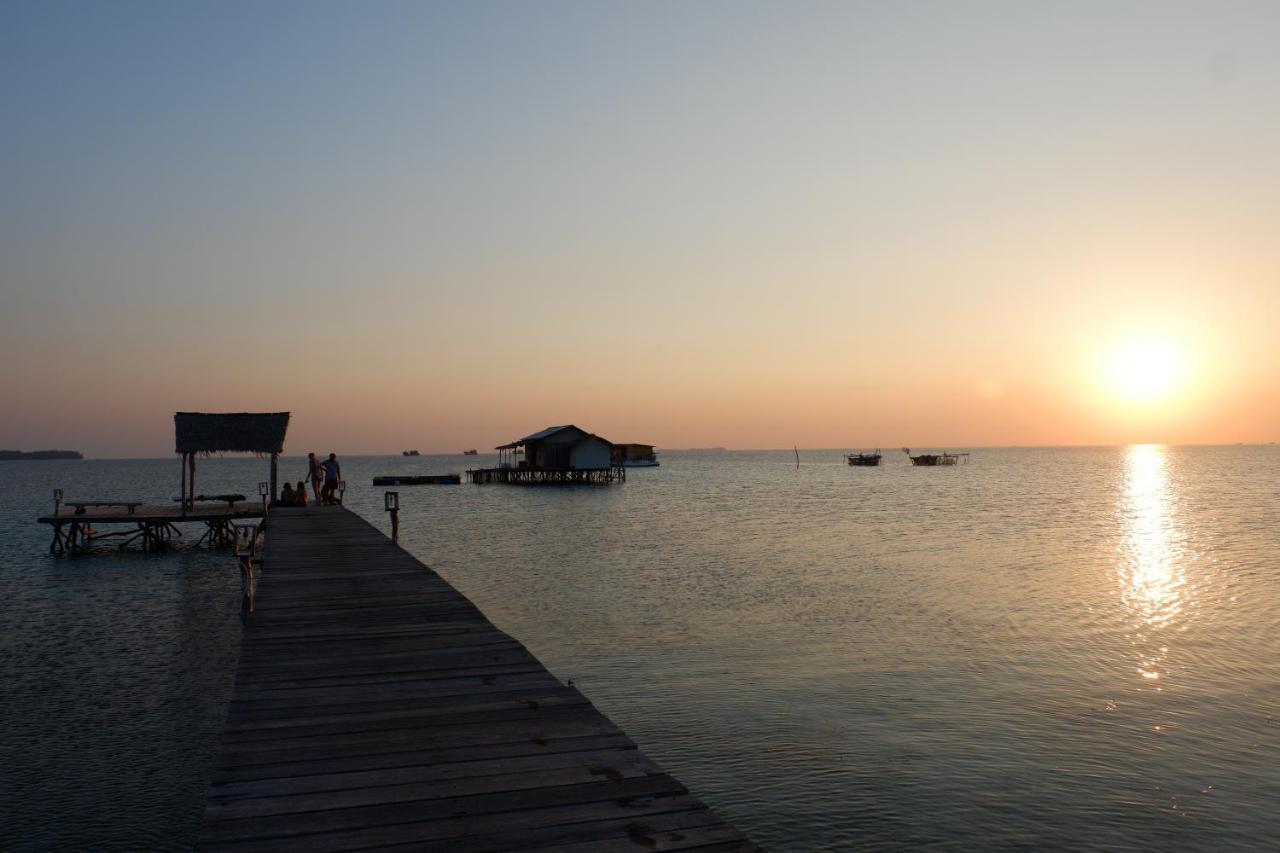 Mangrove Inn كاريمونجاوا المظهر الخارجي الصورة