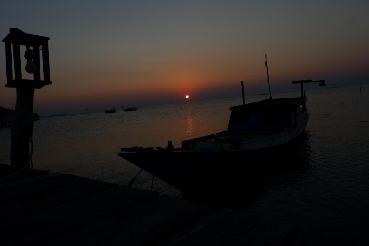 Mangrove Inn كاريمونجاوا المظهر الخارجي الصورة